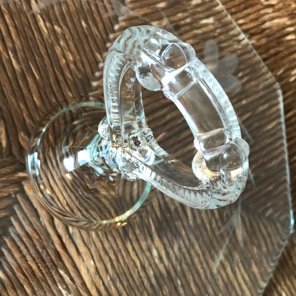 πΈπΊ Cake Plate Vintage & GORGEOUS- 1940 Hand etched daisy design. πΊπΈ - Picture 1 of 9